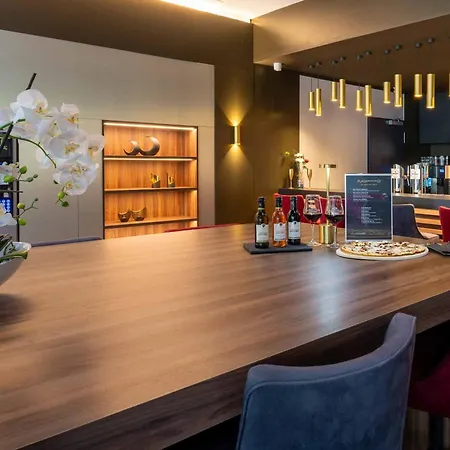 Plaza Premium Hotel